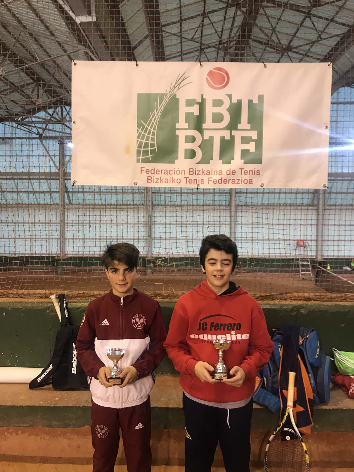 Azkeneko Koadroak eta Argazkiak - Luis Alberic Oroitza-Txostena 26 Alevin masc rojo