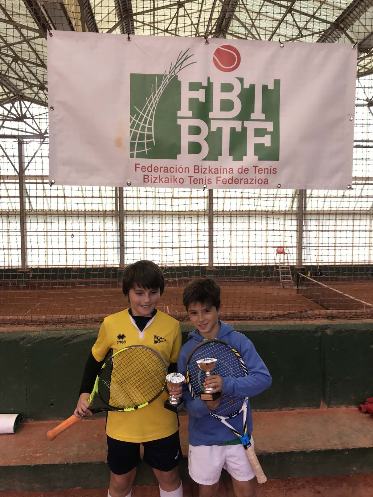 Azkeneko Koadroak eta Argazkiak - Luis Alberic Oroitza-Txostena 17 Benj masc rojo